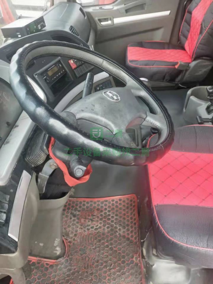 出售牽引車15年2月全保險德龍375單驅，國四排放濰柴動力