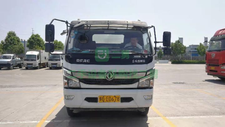 山東出售二手的九成新的東風凱普特10立方霧炮灑水車
