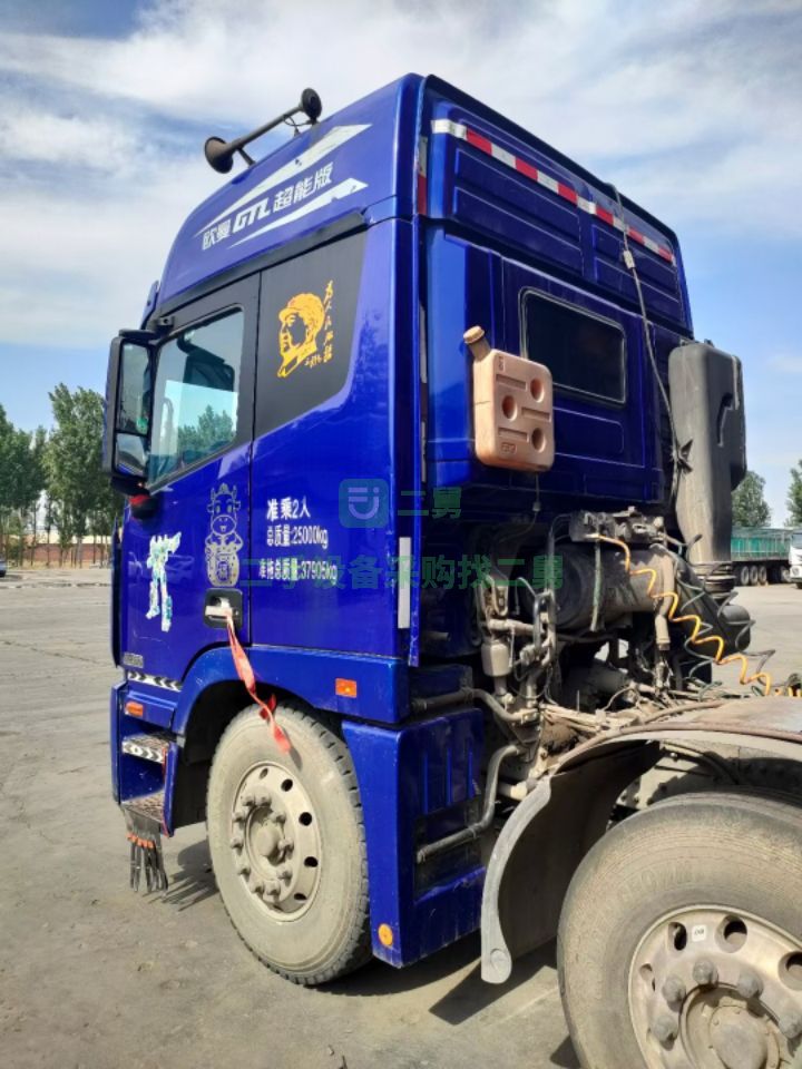 出售16年8月歐曼GTL430馬力牽引車