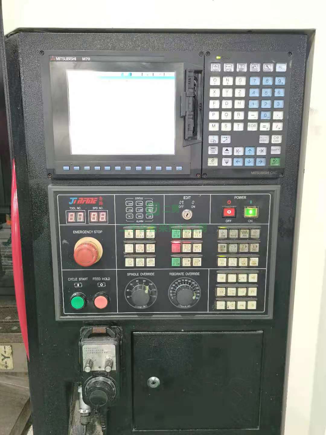 出售喬峰850加工中心，三菱M70系統，三軸線軌