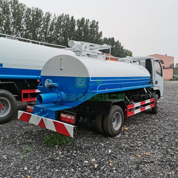 出售二手的東風D6化糞池專用5方吸糞車，養殖場專用吸糞