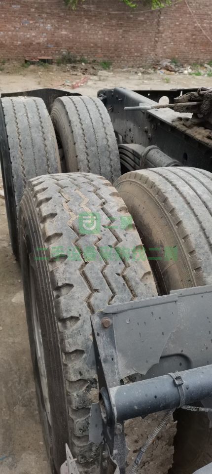 出售17年7月悍V375馬力濰柴雙驅牽引車，車況精品，原版車無磕