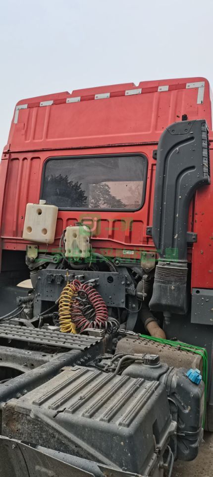 出售17年7月悍V375馬力濰柴雙驅牽引車，車況精品，原版車無磕