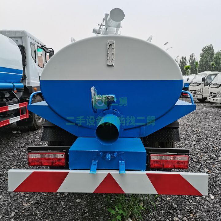 出售二手的東風D6化糞池專用5方吸糞車，養殖場專用吸糞