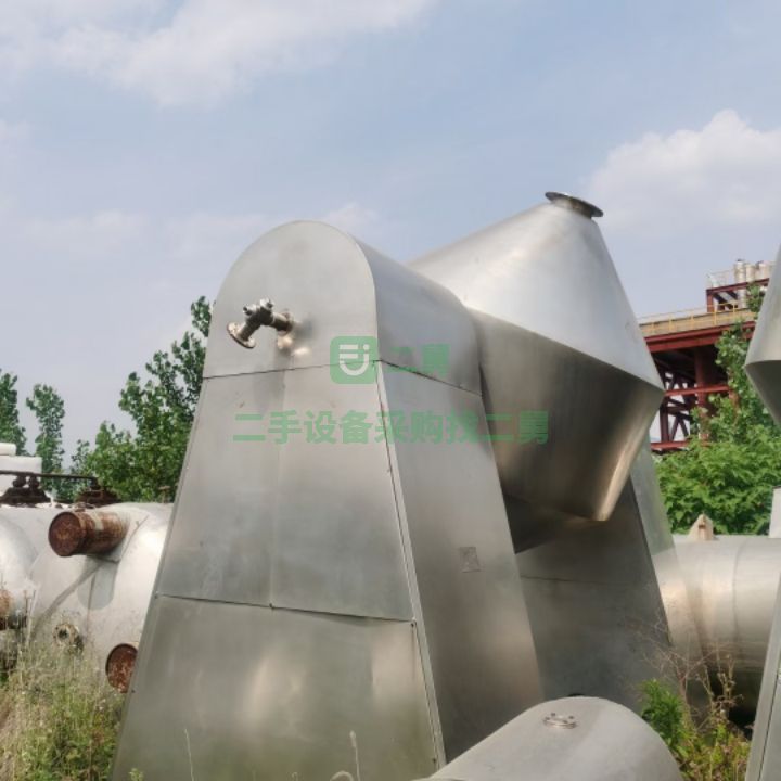出售二手九成新的3000L不銹鋼雙錐干燥機