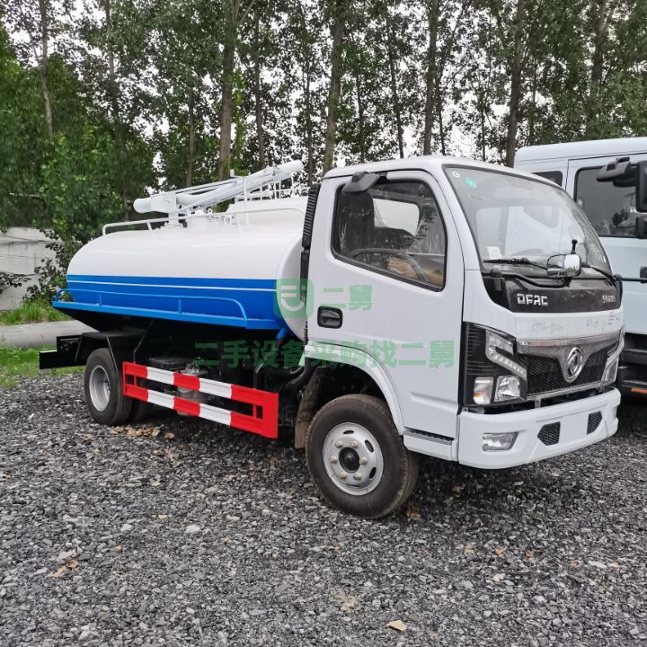 出售二手的東風D6化糞池專用5方吸糞車，養殖場專用吸糞