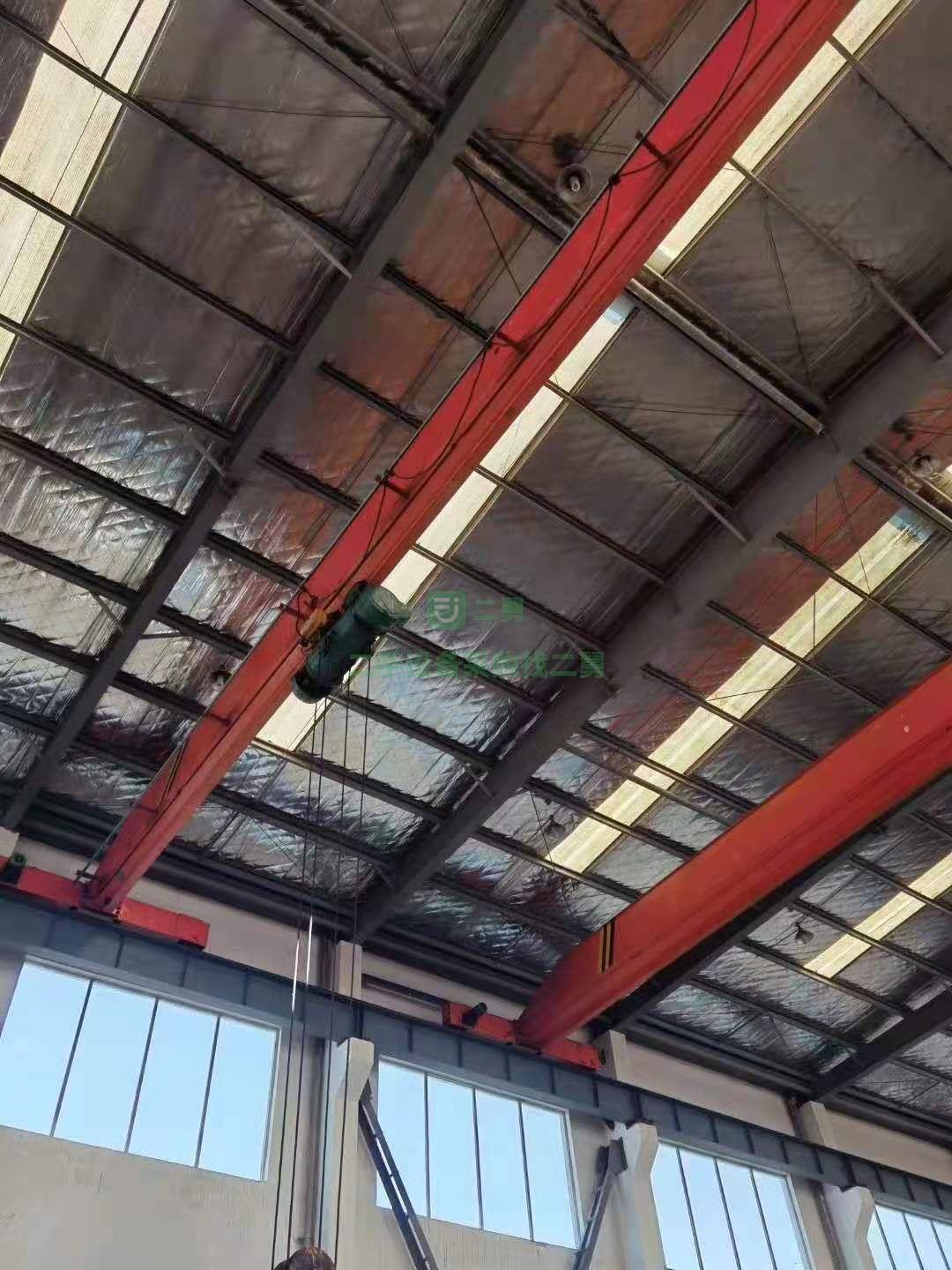 出售一臺9成新的10噸電動單梁橋式起重機，正在拆除，跨度22.5米，河南礦山制造