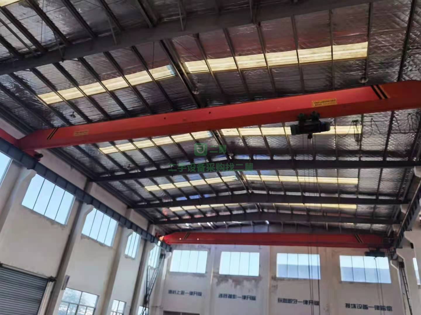 出售一臺9成新的10噸電動單梁橋式起重機，正在拆除，跨度22.5米，河南礦山制造