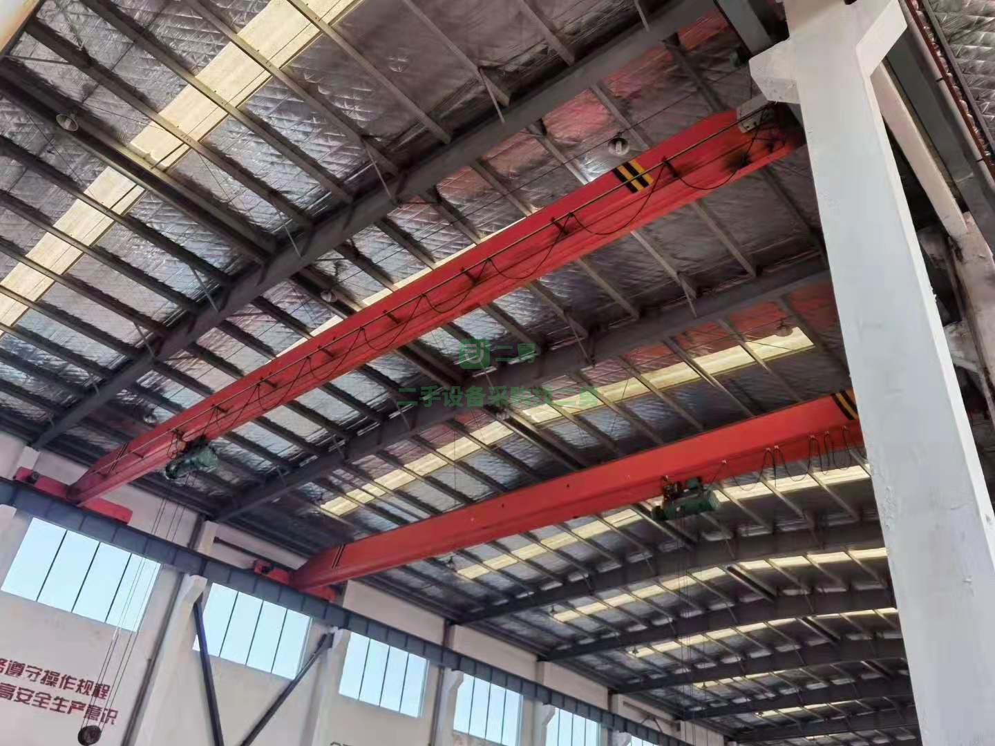 出售一臺9成新的10噸電動單梁橋式起重機，正在拆除，跨度22.5米，河南礦山制造