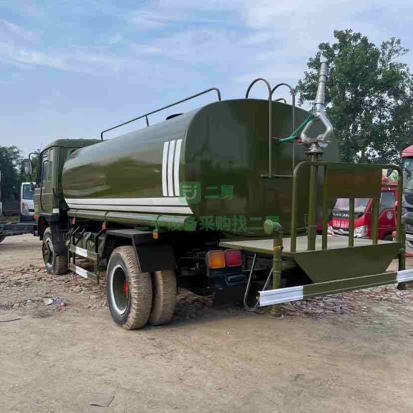 出售軍品東風12立方二手灑水車