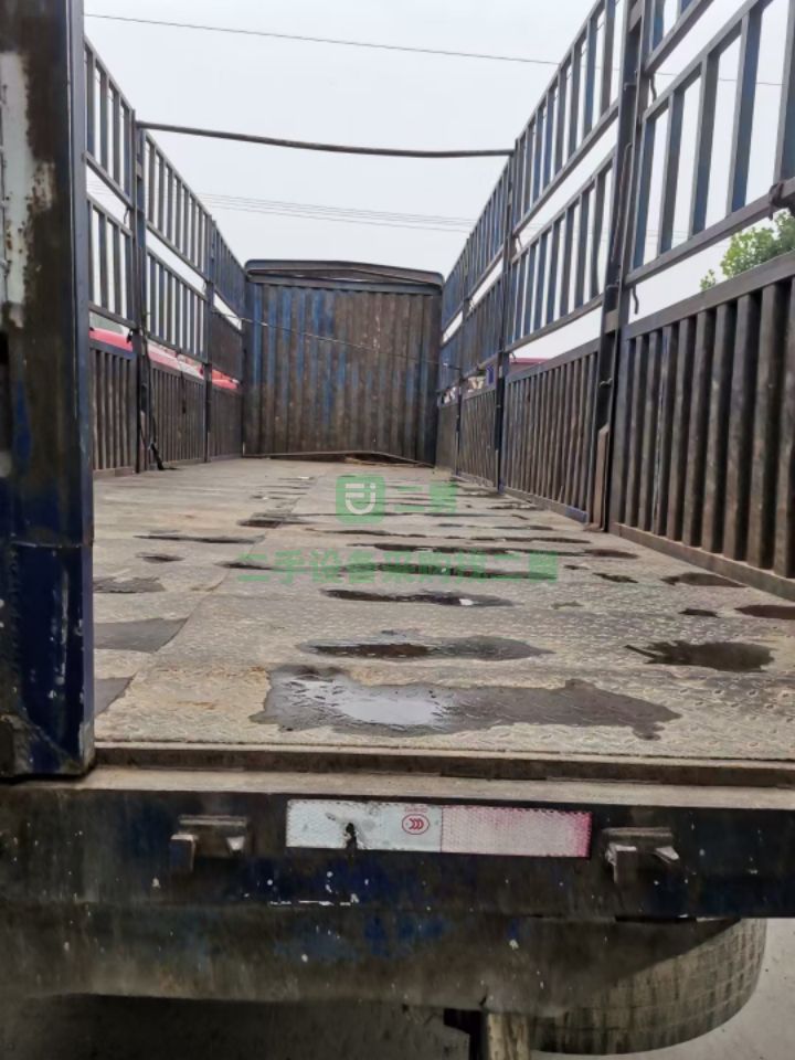 出售歐曼310馬力前四后八15年10帶保險牽引車支持挑剔客戶驗車