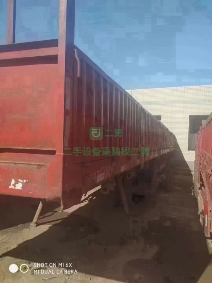出售13米60標箱直板半掛車，車箱周正！新車底！輪胎七八成！富華軸