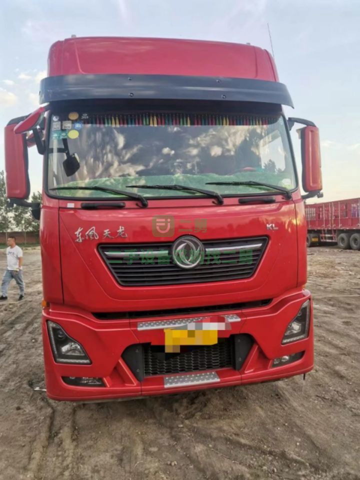 出售雙胞胎天龍KL465馬力牽引車。跑長途一手車兩年多一點。