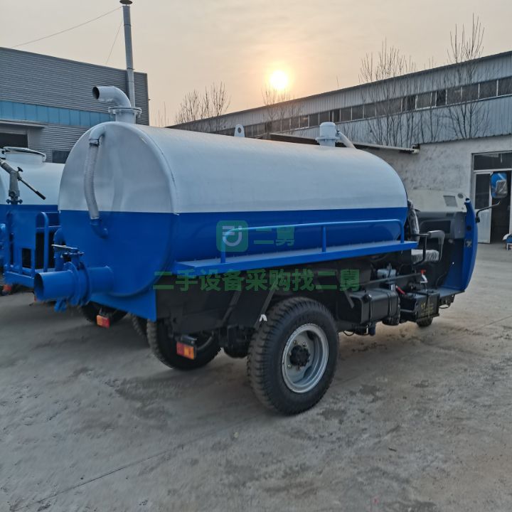 出售五證3立方化糞池專用吸糞車