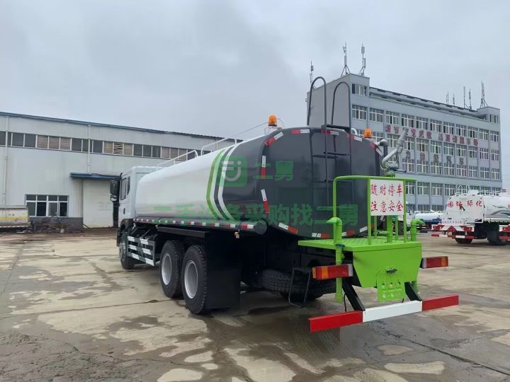 出售21年的東風(fēng)T5園林綠化工程灑水車(chē)