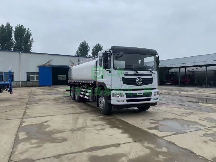 出售21年的東風(fēng)T5園林綠化工程灑水車(chē)