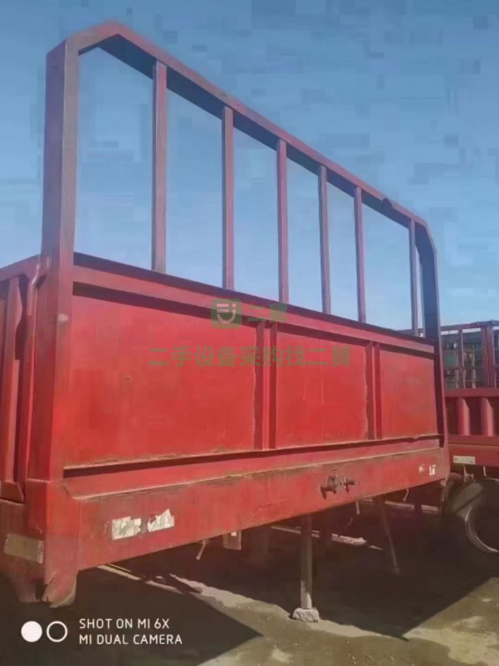 出售13米60標箱直板半掛車，車箱周正！新車底！輪胎七八成！富華軸