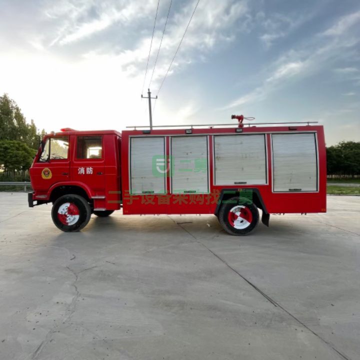 出售東風153退役消防車消防專用