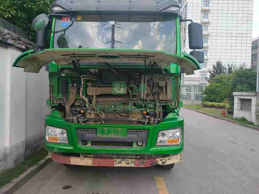 出售19年陜汽德龍渣土自卸車，國五排放，大箱6.8米，包提檔