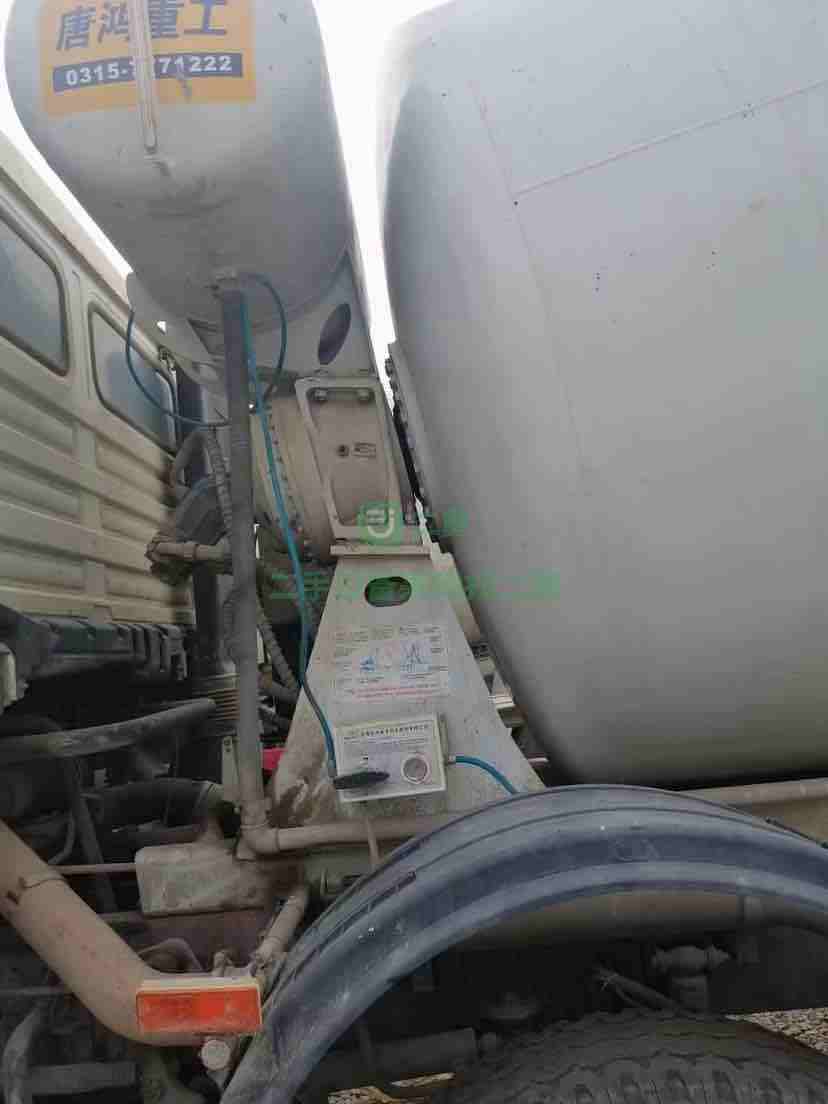 出售18年陜汽德龍攪拌車，國五排放，包提檔，唐宏上裝22方