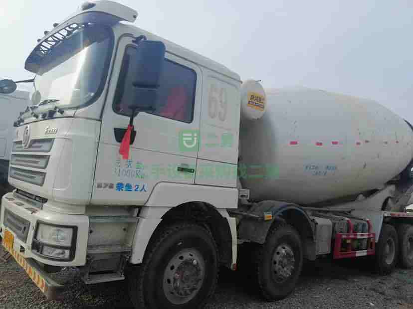 出售18年陜汽德龍攪拌車，國五排放，包提檔，唐宏上裝22方