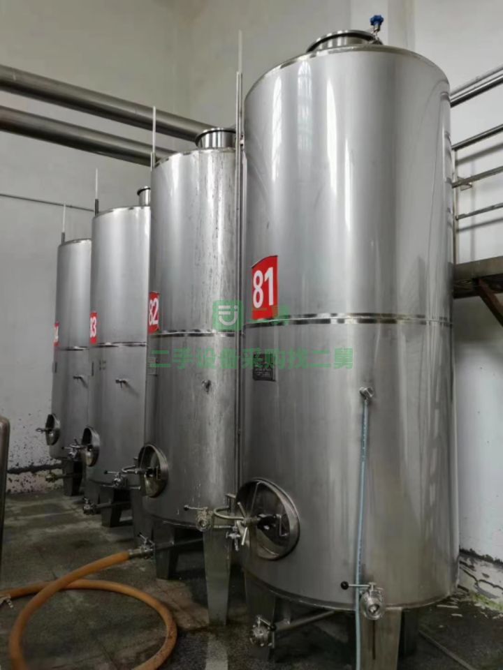 出售二手九成新的晶鴻不銹鋼儲罐攪拌罐