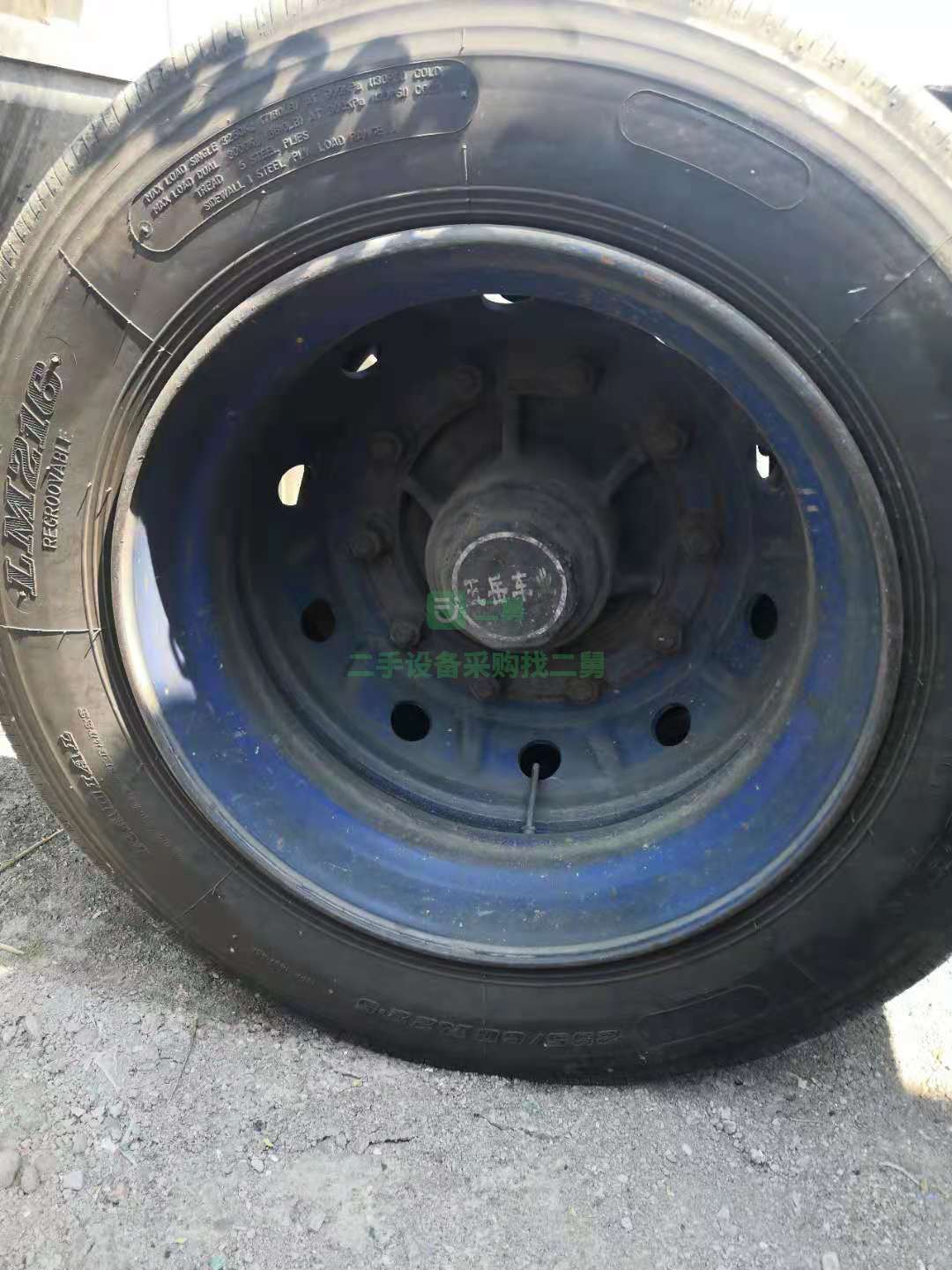 出售2018年的13米爬梯板掛車半掛車