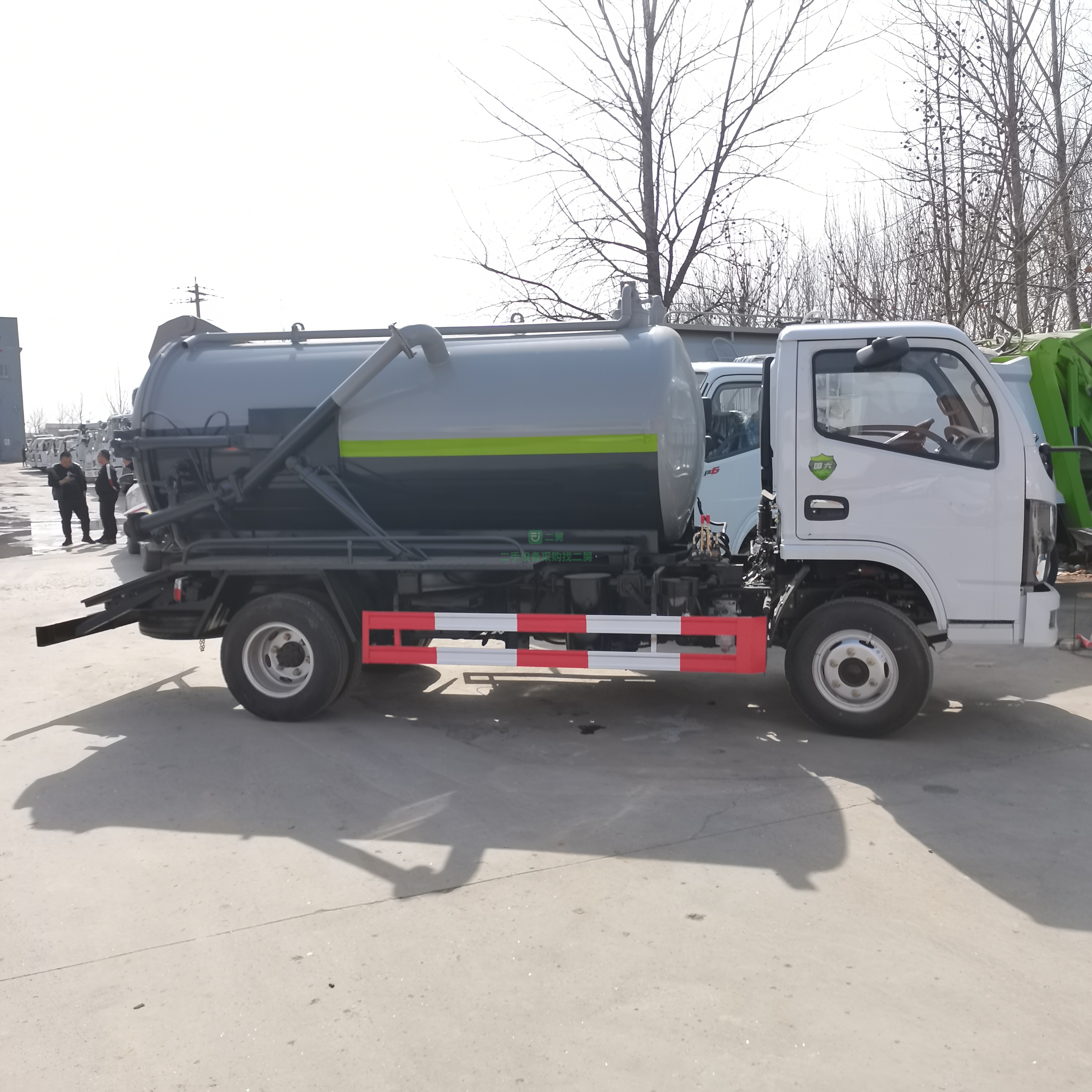 出售一臺5立方吸污車，價(jià)格合適