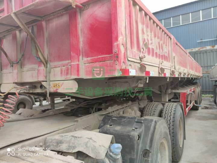 山東出售二手八成新的飛馳牌標箱側翻半掛車