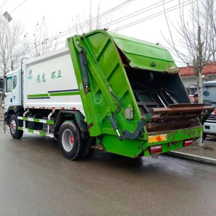 出售21年的十二方垃圾車，全車質保一年