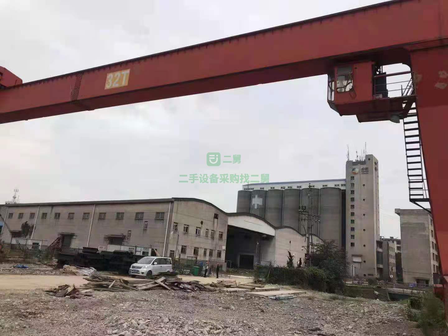 出售32噸龍門吊，包箱式，跨度10米，單旋5米，工字鋼到地12米，400大驅動，帶100米的道軌