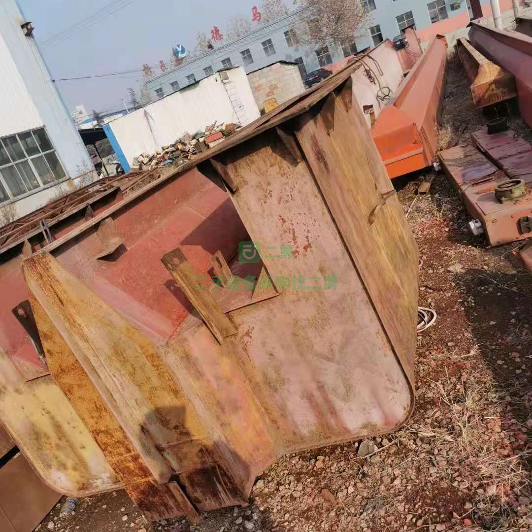 出售二手16噸下包下花龍門吊，跨度20米，手續全，質量可靠