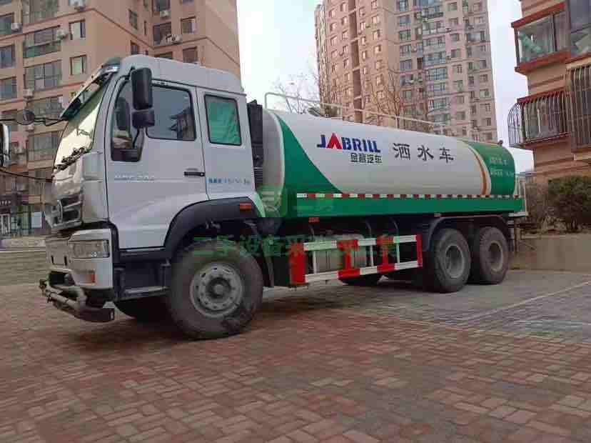 出售二手二十方重汽斯太爾后八輪灑水車