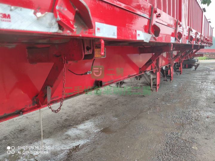 山東出售二手八成新的飛馳牌標箱側翻半掛車