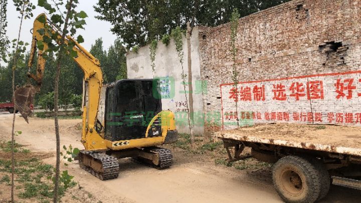 出售二手的九成新的小松56挖溝機