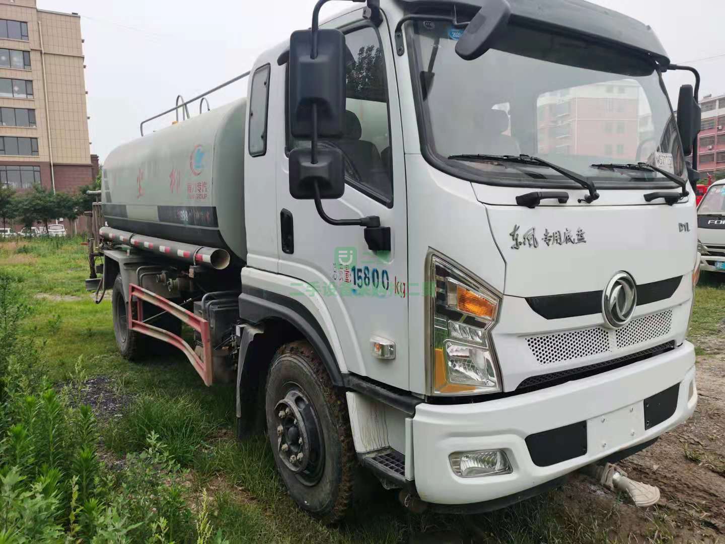出售一臺19年5月12立方灑水車東風專用底盤湖北程力上裝