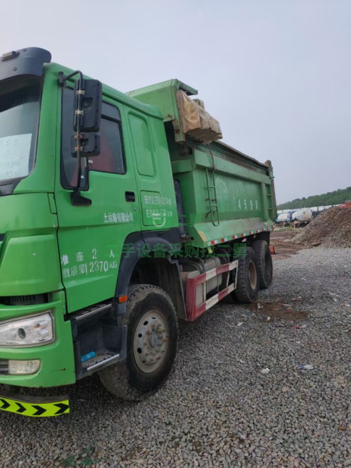 山東出售19年豪沃后八輪自卸車