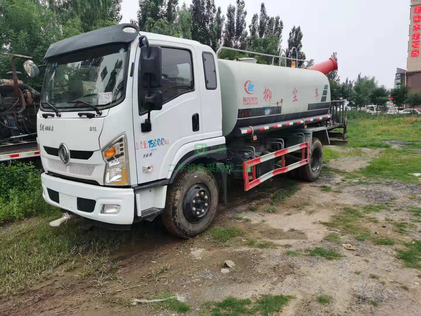 出售一臺19年5月12立方灑水車東風專用底盤湖北程力上裝