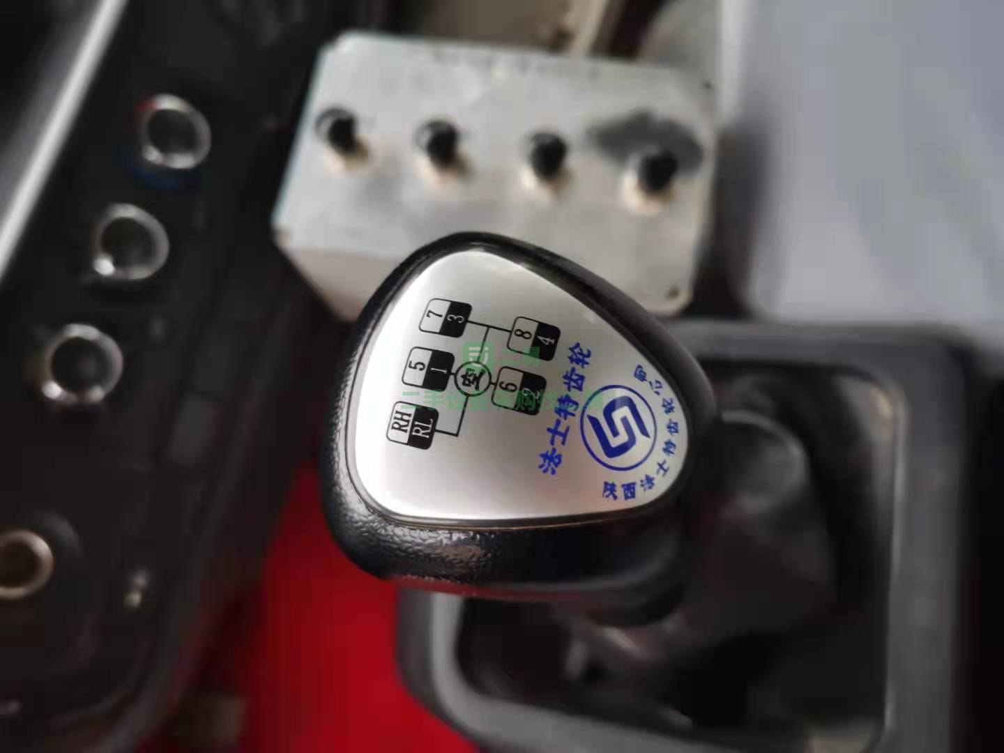 出售一臺19年5月12立方灑水車東風專用底盤湖北程力上裝