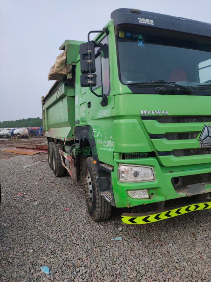 山東出售19年豪沃后八輪自卸車