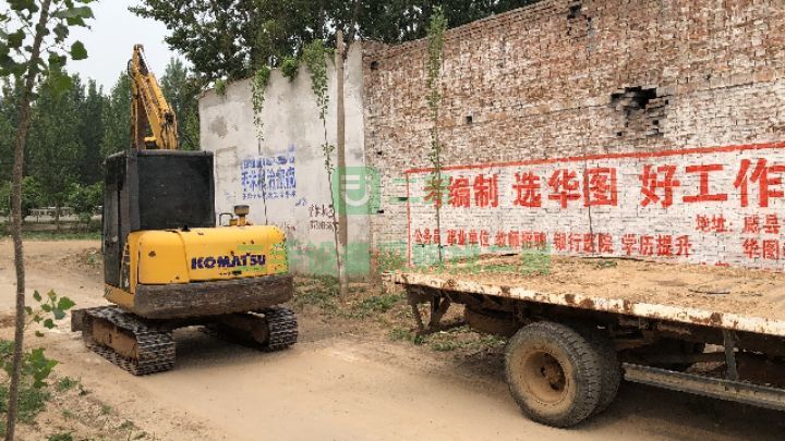 出售二手的九成新的小松56挖溝機