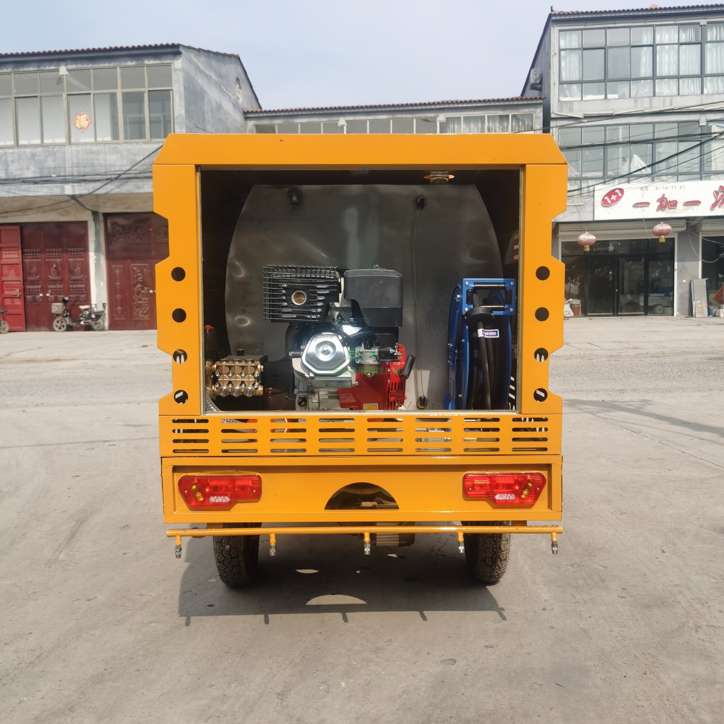 出售一臺(tái)電動(dòng)三輪高壓清洗車  大功率重載電機(jī)
