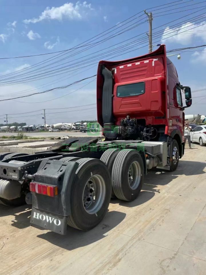出售二手20年額重汽豪沃T7/460馬力牽引車