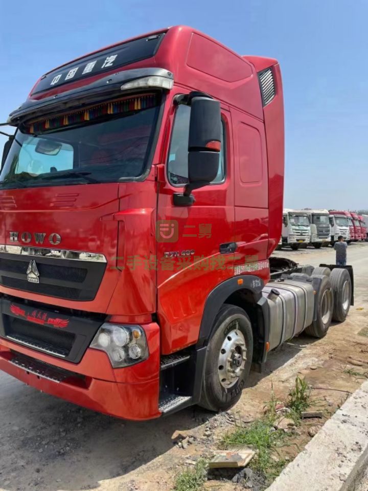 出售二手20年額重汽豪沃T7/460馬力牽引車
