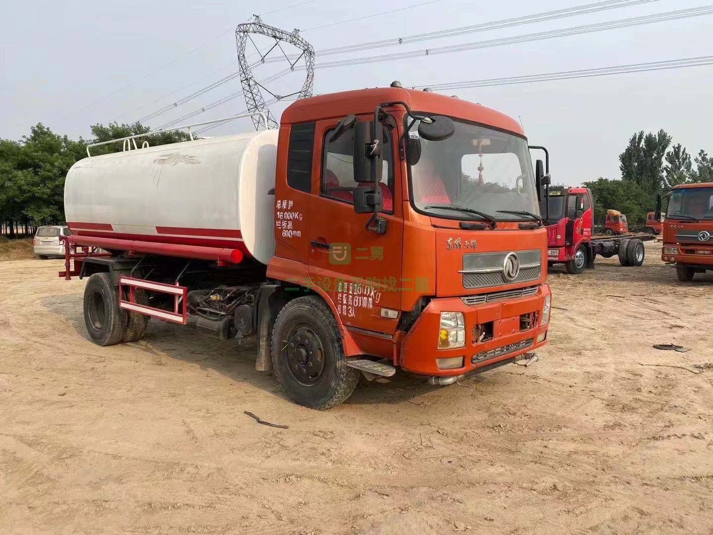 出售短軸距六缸東風(fēng)天錦14立方二手灑水車無手續(xù)