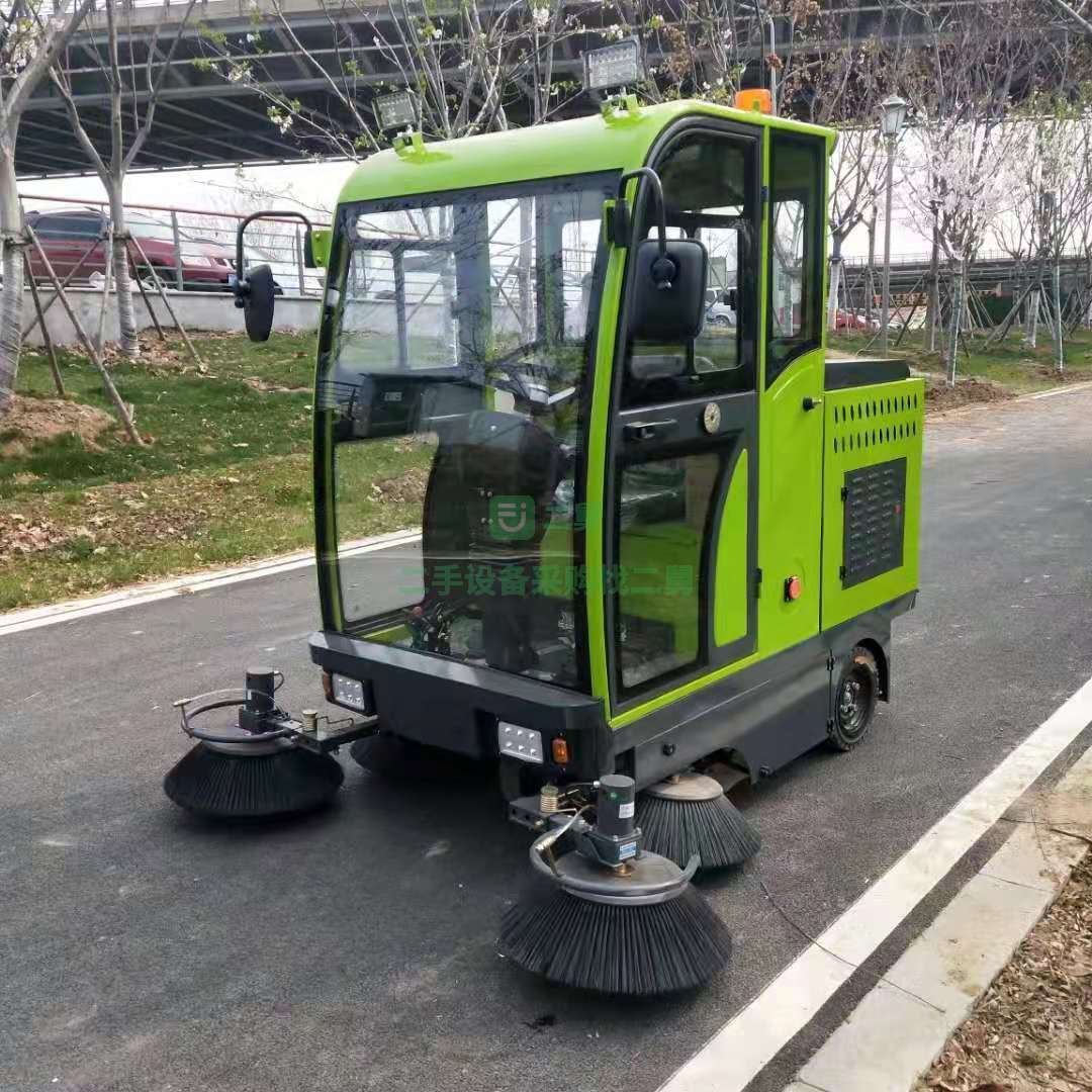 出售一臺電動掃路車價格便宜