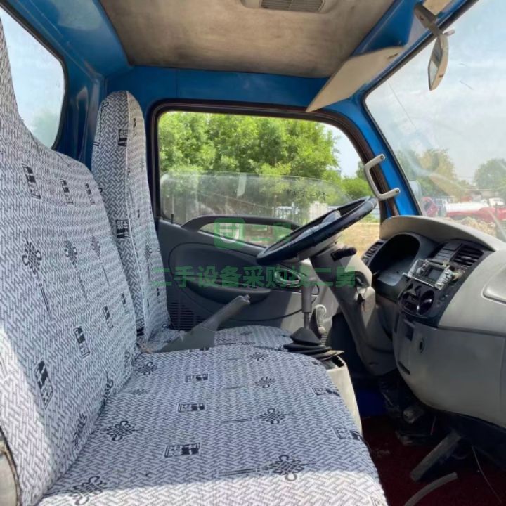 低價出售五方二手東風吸糞車，上裝全新質保一年