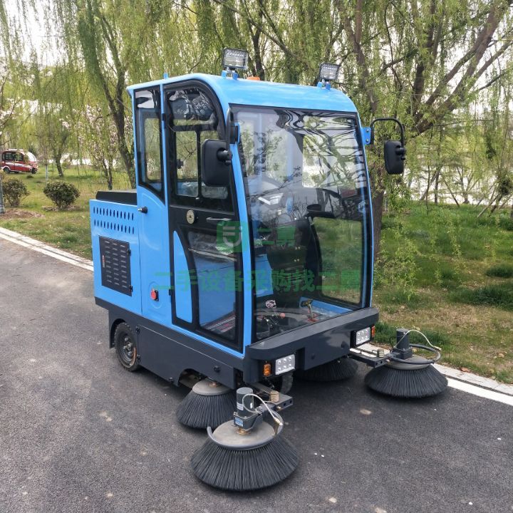 出售21年的新能源電動掃地車