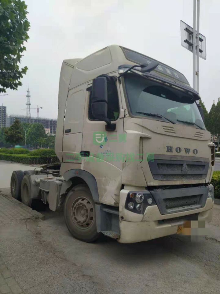 河南出售二手七成新的豪沃T7H540馬力牽引車(chē)