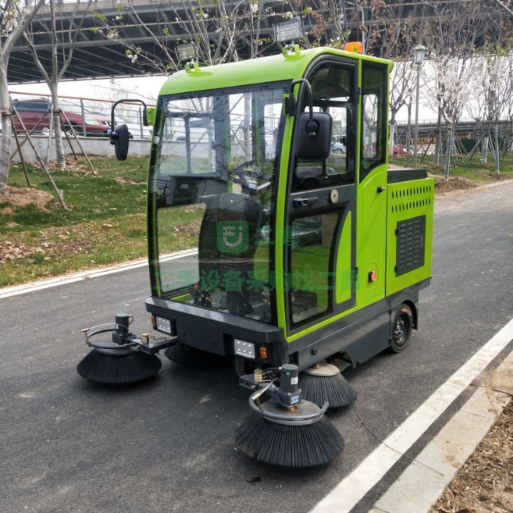 出售21年的新能源電動掃地車